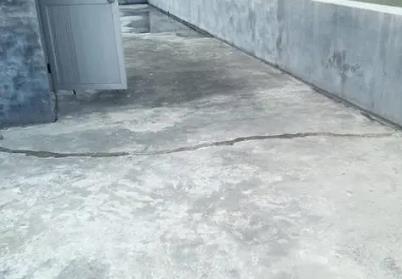 凉城楼顶漏水维修公司分享下如何解决卫生间隐蔽部位漏水的问题?